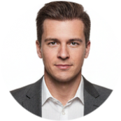 Александр Макаров